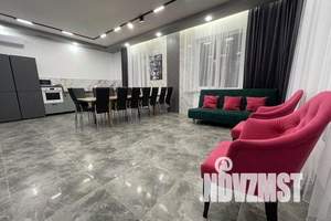 Дом 260м², 2-этажный, посуточно,