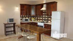 Дом 140м², 2-этажный, на длительный срок,