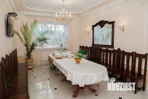 Дом 370м², 3-этажный, посуточно,