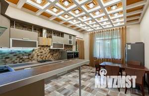 Дом 1100м², 3-этажный, посуточно,