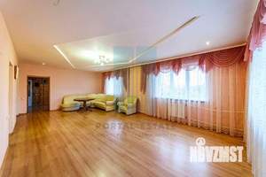 Дом 279м², 3-этажный, участок 10 сот.