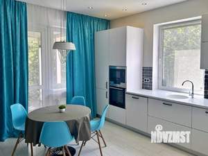 Коттедж 220м², 3-этажный, участок 3 сот.