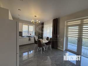 Дом 158м², 2-этажный, участок 6 сот.