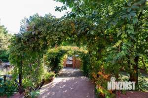 Дом 950м², 3-этажный, участок 15 сот.