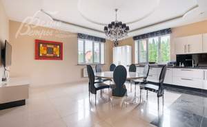 Дом 369м², 3-этажный, участок 24 сот.