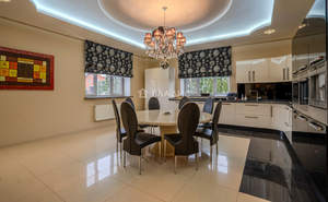 Дом 365м², 3-этажный, участок 24 сот.