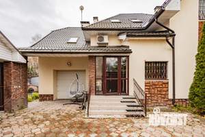 Дом 233м², 3-этажный, участок 12 сот.