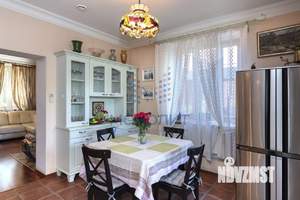 Дом 287м², 2-этажный, участок 18 сот.