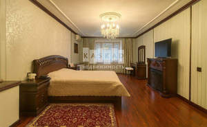 Дом 500м², 3-этажный, участок 10 сот.