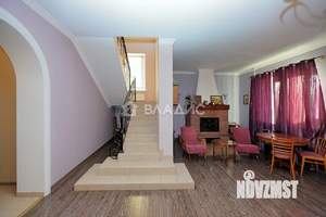 Дом 211м², 2-этажный, участок 12 сот.