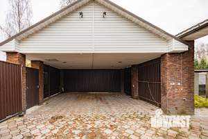 Дом 233м², 3-этажный, участок 12 сот.