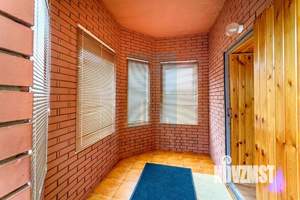 Дом 279м², 3-этажный, участок 10 сот.