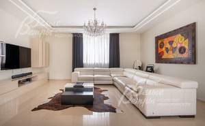 Дом 369м², 3-этажный, участок 24 сот.