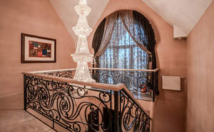 Дом 365м², 3-этажный, участок 24 сот.