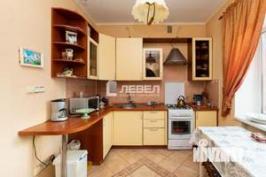 Дом 400м², 2-этажный, участок 15 сот.