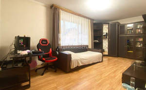 Дом 500м², 3-этажный, участок 10 сот.