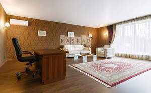 Дом 500м², 3-этажный, участок 10 сот.