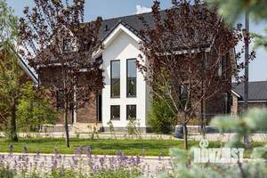 Коттедж 230м², 2-этажный, участок 6 сот.