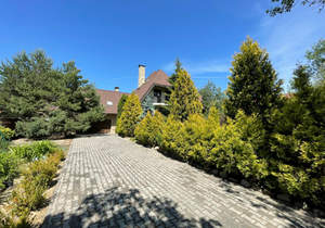 Дом 450м², 3-этажный, участок 15 сот.