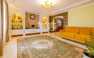 Дом 500м², 3-этажный, участок 10 сот.