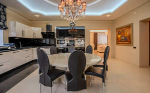 Дом 365м², 3-этажный, участок 24 сот.