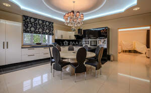 Дом 365м², 3-этажный, участок 24 сот.