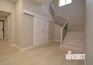 Дом 303м², 2-этажный, участок 18 сот.