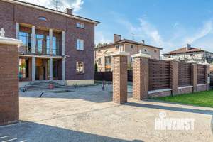 Коттедж 620м², 3-этажный, участок 20 сот.