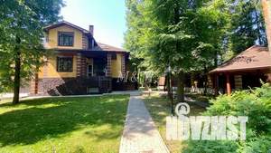 Дом 900м&sup2;, 3-этажный, посуточно, 