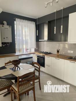 Таунхаус 150м&sup2;, 3-этажный, на длительный срок, 