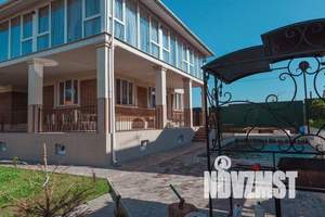 Дом 968м&sup2;, 3-этажный, посуточно, 