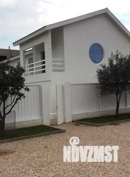 Дом 200м&sup2;, 2-этажный, посуточно, 