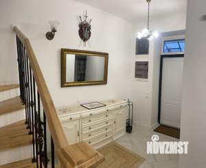 Таунхаус 150м&sup2;, 3-этажный, на длительный срок, 