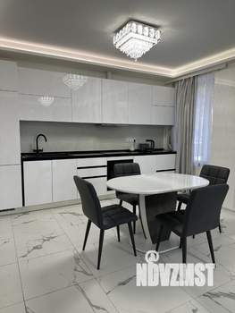 Таунхаус 150м², 3-этажный, на длительный срок, 
