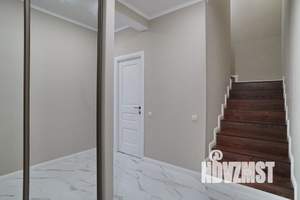 Таунхаус 140м², 3-этажный, на длительный срок, 