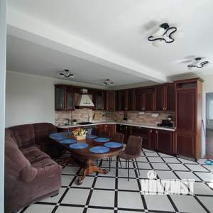 Дом 260м², 3-этажный, посуточно, 