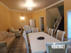 Коттедж 170м², 2-этажный, на длительный срок, 