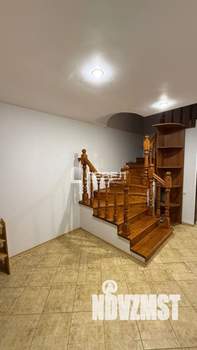 Дом 212м², 3-этажный, на длительный срок, 