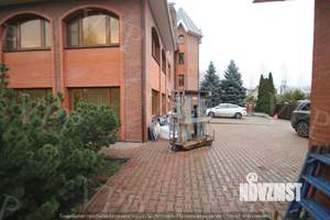 Коттедж 830м&sup2;, 3-этажный, на длительный срок, 