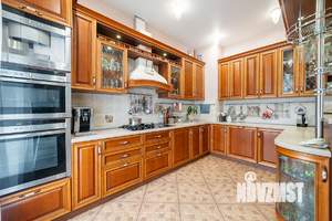 Дом 650м², 4-этажный, посуточно, 