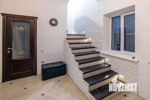 Коттедж 140м&sup2;, 2-этажный, на длительный срок, 