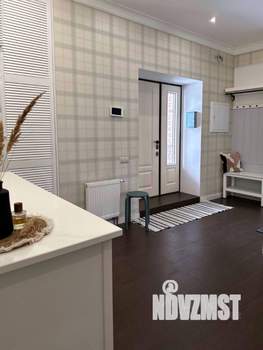 Дом 200м&sup2;, 2-этажный, на длительный срок, 