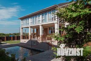 Дом 890м&sup2;, 3-этажный, посуточно, 