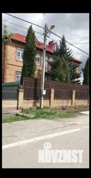 Дом 730м², 3-этажный, участок 17 сот.  