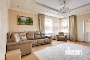Дом 216м², 3-этажный, участок 5 сот.  