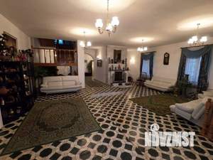 Дом 884м&sup2;, 2-этажный, участок 24 сот.  