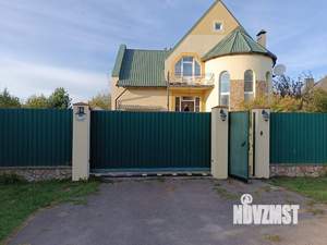Дом 220м², 2-этажный, участок 15 сот.  