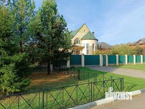 Дом 220м², 2-этажный, участок 15 сот.  