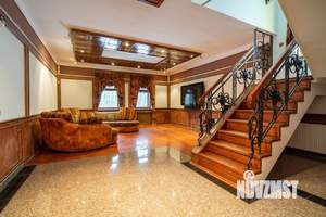 Коттедж 550м², 4-этажный, участок 24 сот.  