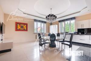 Дом 369м², 3-этажный, участок 24 сот.  